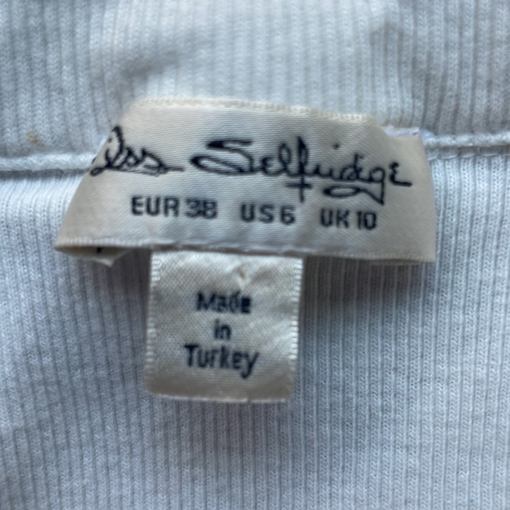 Collared Racer Back Cropped Tank Top - Picture 4 of 9